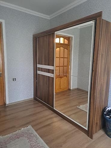 paltar dolab: *150 Azn* dolab satılır. Yaxşı vəziyyətdədir. İçi genişdir. TƏCİLİ — 1