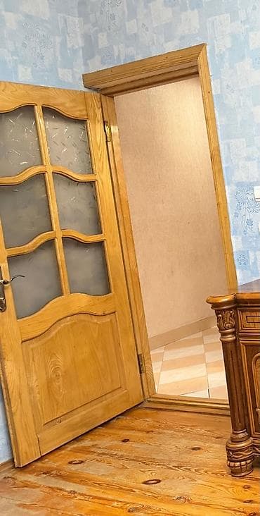 qapi plasmas: Qoz ağacından hazırlanmış 6 ədəd daxili qapı dəsti satılır: - 4 ədəd — 2