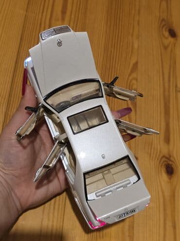 1 43 modelka: Kolleksiya üçün detalı maket avtomobil - Miqyas: təxmini 1:18 - — 10