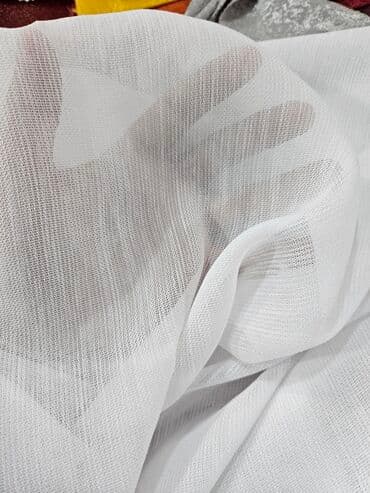 qeşeng şekiller: Qəşəng pərdələr otağa zəriflik qatır. Ağ tül pərdələr işığı yumşaq — 10