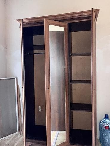 su daşı: 3 qapılı, Güzgülü, Qəhvəyi, Taxta, Açılan, Düz dolab — 1