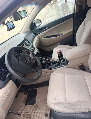 Hyundai Tucson: 1.6 l | Krossover — 9