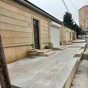 restoran icare: Binəqədi r., Vorovskidə, yolun qiraginda, Nəsimi m. yaxinliginda 3 — 1