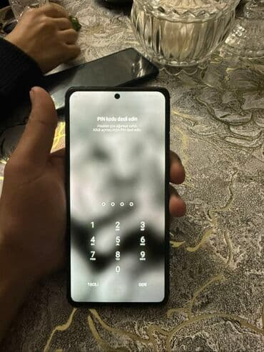 nokia 8910 i: Satılır: Android smartfon Xüsusiyyətlər: - Ekran: Tam ekran, mərkəzdə — 3