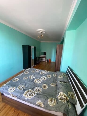 Geniş və işıqlı yataq otağı və sanitar qovşağı kirayə/istifadə üçün