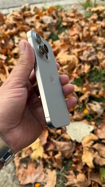ıphone 7: IPhone 15 Pro, Natural Titanium, Simsiz şarj — 6