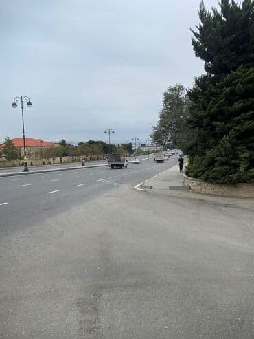 kiraye evler inqilab: 8Noyabr prospektində, Əbilov adlanan küçədə belə bir səliqəli həyət — 9