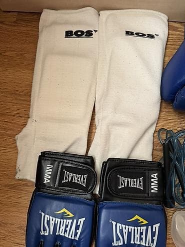 Qaçış trenajorları: Döyüş və boks üçün tam ekipman seti Setə daxildir: - Matsa və boksa — 2