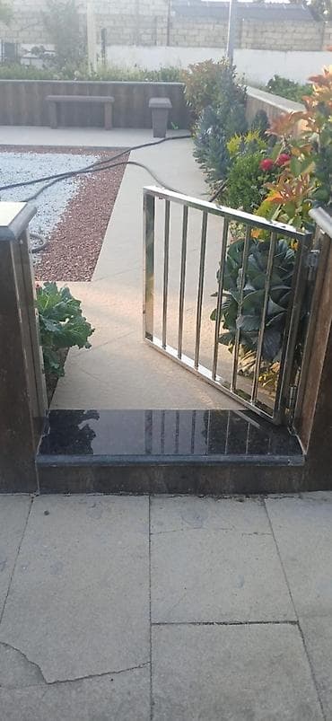 Dəmir Həyət darvazası, Yana açılan, Mexaniki, Şəbəkə ilə, rəng - Gümüşü