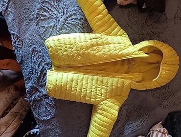 Uşaq üçün üst geyim dəsti 1) Sarı qalın şişmə jaket - Kapüşonlu - Ön
