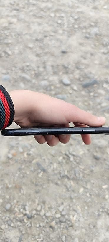 kobra dinamik: IPhone Xr, Qara, Face ID — 6