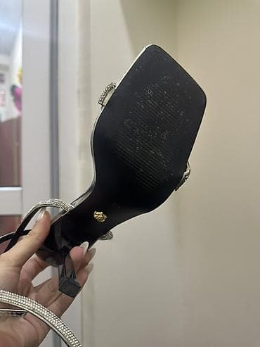 Versace qadın sandaleti

38olcu — 3