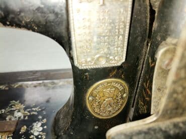 Kolleksiya qaşıqları: "Zinger" Almaniya istehsalı olan qədim tikiş maşını. Yaşı 100 ildən — 1