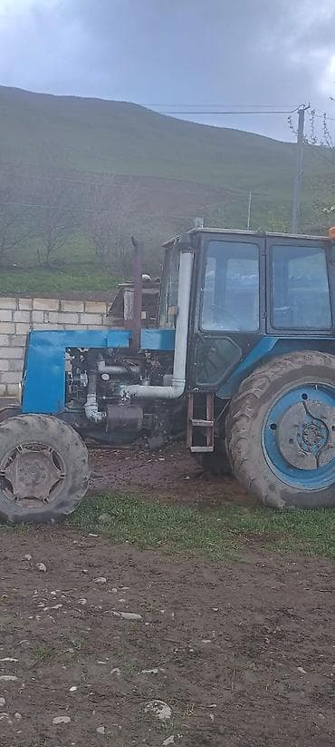 Salamaleykum. Gördüyünüz YMZ traktoru satılır. traktor əla