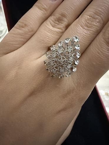 gumus sep kisi: Qızıl üzük 💍 Əyar :585💍 Üzərində brilyant qaşlar💍 Zövglü xanımların — 3