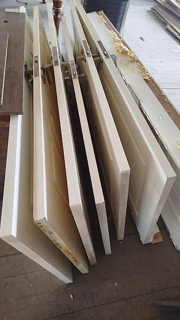 Сантехника: 7 eded qapi 5 ededi. 90/205. 2 ededi 80/205 Ela veziyyetde nalicnik — 2