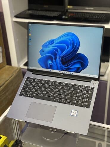 Huawei: Intel Core i5, 16 GB, 16 " — 3