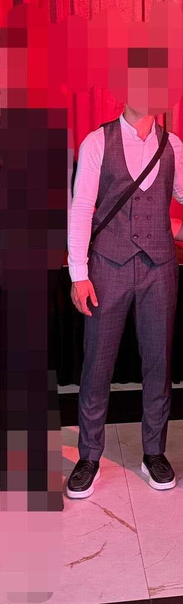 kişi ucun klassik qara kostyum: Kişi üçün üçlü kostyum. Bu materyalda maraqlana bilərsiz bahadı — 1