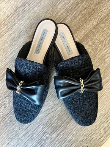 Basanoşka və səndəllər: Charles&Keith, Ölçü: 38, rəng - Qara, Yeni — 1