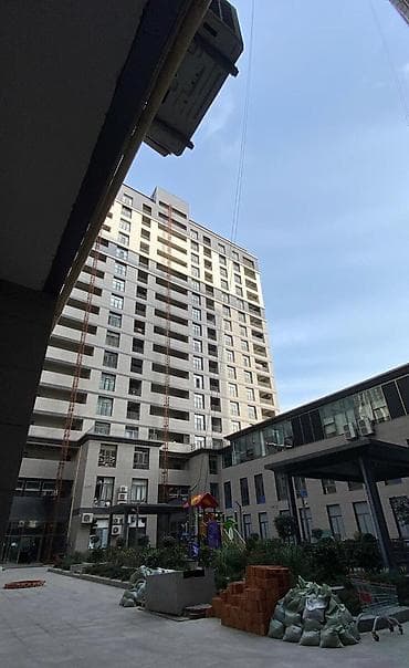 Mənzillər: Satılır 3 otaqlı yeni tikili 115 m², 28 May m. Kateqoriya Yeni tikili — 9