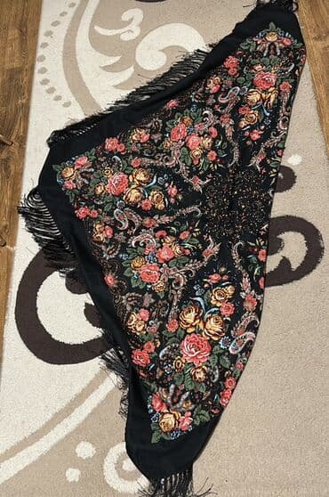 Audi: Qara rəngli çiçəkli şal - Material: yumşaq, axıcı parça (toxunuşda — 1
