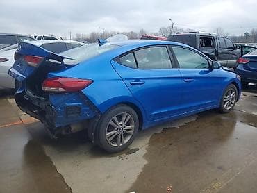 Hyundai: Hyundai Elantra sedan, mavi rəng. - Korpus: 4 qapılı, aerodinamik — 3