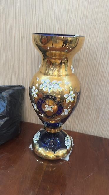 Vazalar: Bir vaza, Bogem şüşəsi — 3