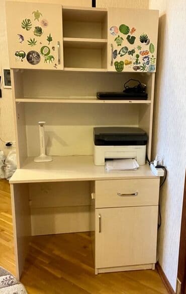 купить компьютерный стол бу: Прямой стол, С полками, С выдвижными ящиками, Ламинат простой — 1