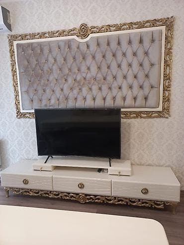 divar polkalari: Düz TV altlığı, Polkalı — 2