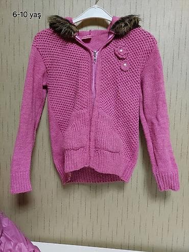 ucuz xoncalar: Uşaq geyimləri 🌸 Hamısı təmiz və səliqəlidir 🧥 Kurtkalar — 5 AZN 👕 — 7