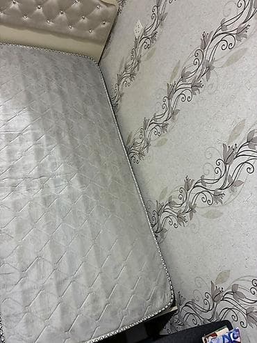 tek divan: İşlənmiş, Təknəfərlik çarpayı, Bazalı, Matras ilə, Siyirməsiz — 3