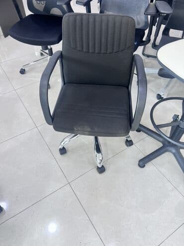 kompüter oturacağı: Təkərli, Qolları tənzimlənmir, Parça — 1