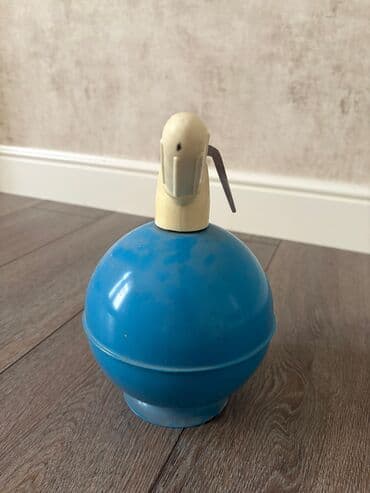 сифон: Sovet dövründən qalmış qazlı su üçün sifon — 2