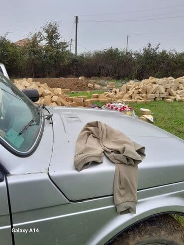 ağdaş tikinti materialları: Beton hörgü suvaq dam örtüyünün vurulması və opşi evin içərisinin — 1