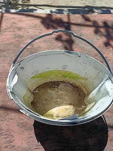 balon boya: Boş emusiya qabları 50 ədəddən çox var 1 ədəddi 1mamat ünvan hövsan — 1