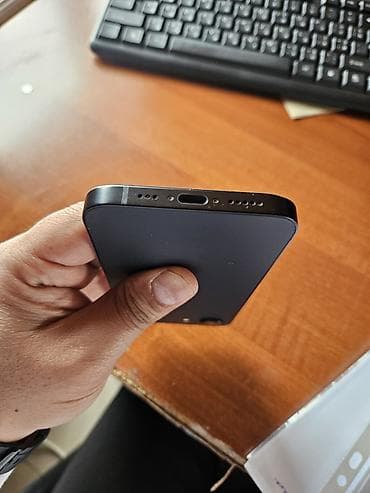 iphone se 2: IPhone 16e, 128 GB, Midnight — 1