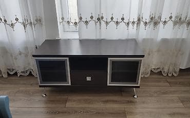 taxt baza: Düz TV altlığı, Polkalı, Laminat — 2