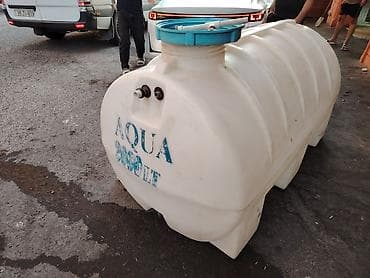 su ceni satılır: AQUA 2000 LF su çəni - Tutum: 2000 litr (üzərində “AQUA 2000 LF” qeyd — 4