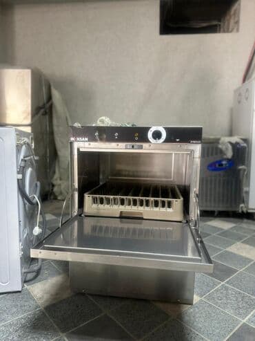 işləmiş paltar yuyan: Qabyuyan — 1