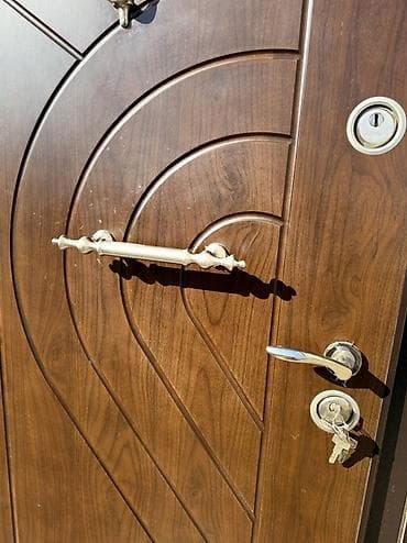 Santexnika: Uc Aslan Çelik Kapı – dekorativ naxışlı, taxta teksturalı polad giriş — 4