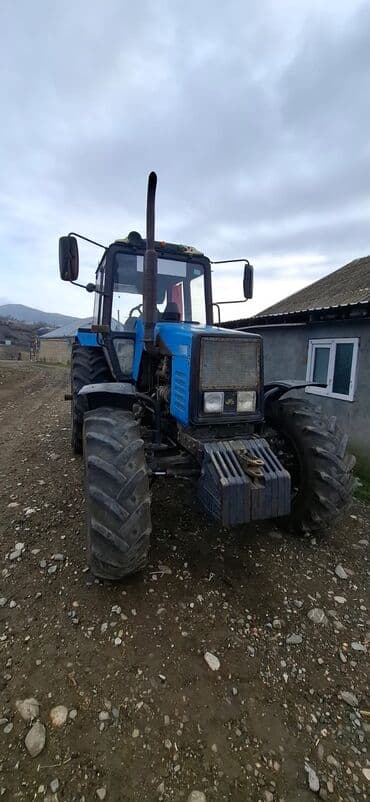 aqrar kend teserrufati texnika traktor satis bazari: Belarus 1221.2 traktoru - Güclü dizel mühərrik, ağır aqroişlər üçün — 3