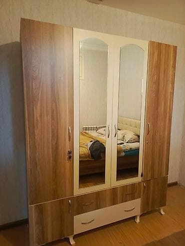 Dolabı satılır tecılı evden cixmalidi 140 AZN endirim var ünvan