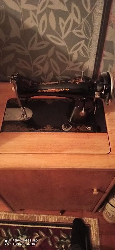 kohnə pullar: Tikiş maşını ilə paltaryuyan stol-konsol - Taxta korpuslu qatlanan — 6