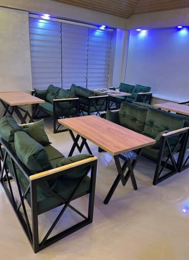 yaşıl cay: Skameykalar ilə, Dördbucaq masa, 4 nəfər — 1