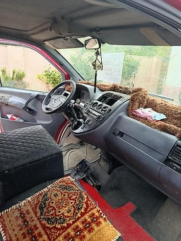 mercedes bolt: Mercedes-Benz Vito: 2.3 l | 1998 il Mikroavtobus — 1