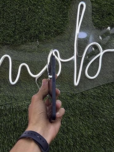 apple watch ultra 1: IPhone 13, Qara, Face ID — 5