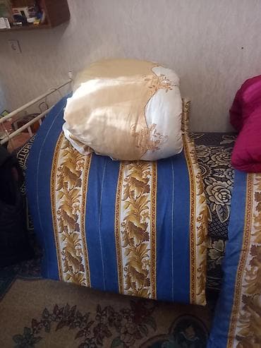 Digər: Satilir 1 yorgan 1 desek ela veziyetde yun yorgan ve desek 1 desti 35 — 4