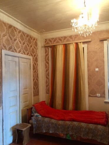 дом студия: Maştağa mərkəzdə 4 sotun içində 3 otaq 1 studia mətbəx.Ev məktəbə — 7