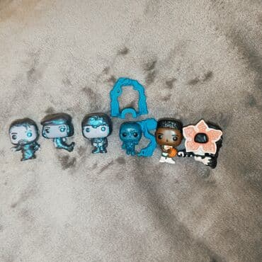 figur: Kinder stranger things fiqurlar satışı. vekna 3,50 qalanlar 2,50 — 1