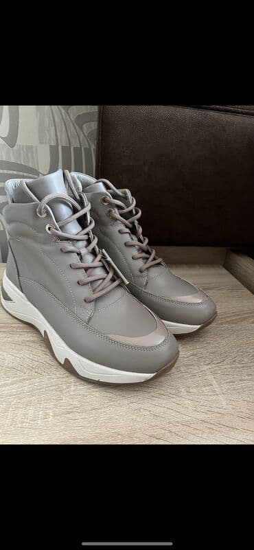 Ölçü: 39, Yeni lalafo.az -da Ölçü: 39, Yeni